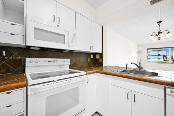 Lake & Tennis Villas, 8420 SW 154th Circle Ct #512, Kendall West, Florida 33193, image 3