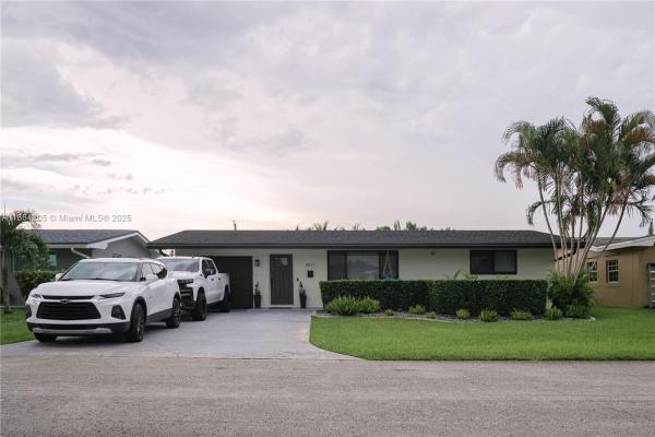 Boulevard Heights, 8811 NW 15th St, Pembroke Pines, Florida 33024, image 1