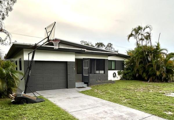 Oak Ridge Park, 2631 Roosevelt St, Hollywood, Florida 33020, image 1