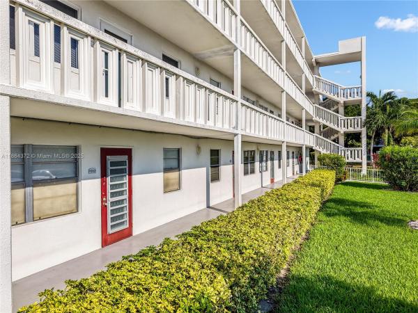 Ellesmere, 1032 Ellesmere B, Deerfield Beach, Florida 33442, image 3