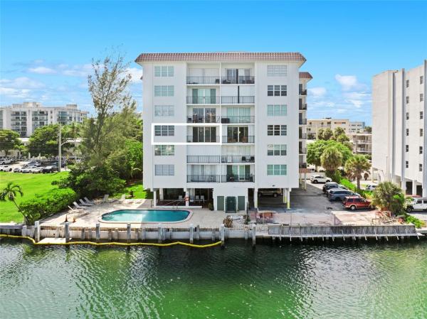 Granada, 9341 E Bay Harbor Dr #4C, Bay Harbor Islands, Florida 33154, image 3
