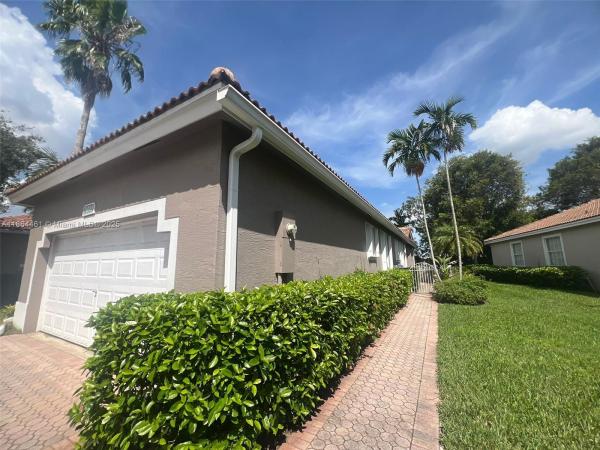 Regency Homes At Fairway Isles, 2420 E Aragon Blvd #3, Sunrise, Florida 33313, image 1