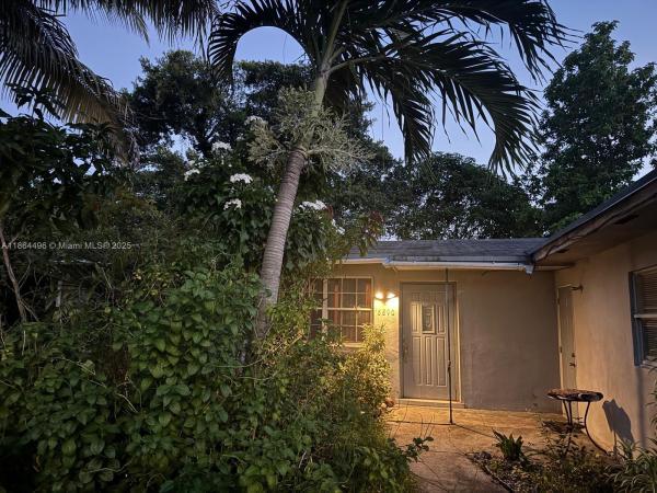 Broadview Country Club Estates, 6890 SW 16th Ct, North Lauderdale, Florida 33068, image 2