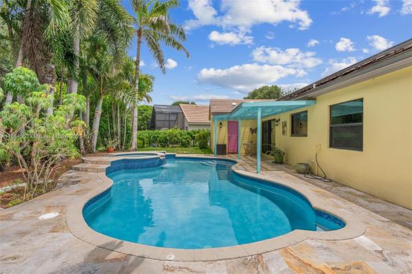 The Ridge On Nob Hill, 9945 W Tree Tops Ct, Davie, Florida 33328, image 2