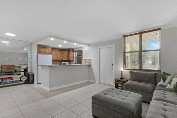 Casa Verano, 2400 NE 10th St #104, Pompano Beach, Florida 33062, image 1