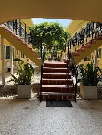 Golden Dreams, 65 Washington Ave #4, Miami Beach, Florida 33139, image 1