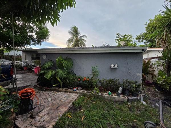Breezyway Manor, 3433 SW 12th Pl, Fort Lauderdale, Florida 33312, image 1