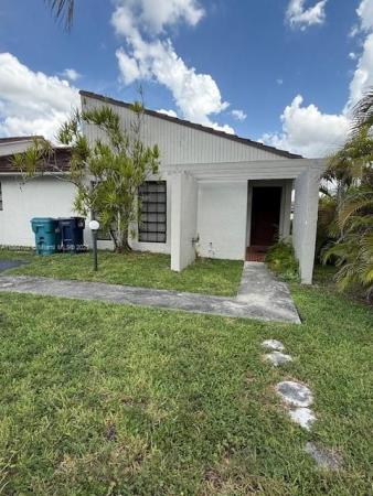 Villas Of Madeira, Fountainebleau, Florida 33174, image 3