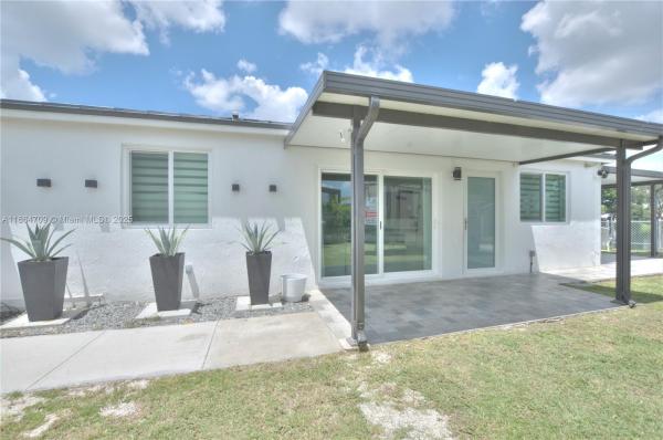 Weitzer Serena Lakes West, 14041 SW 172nd St, Richmond West, Florida 33177, image 3