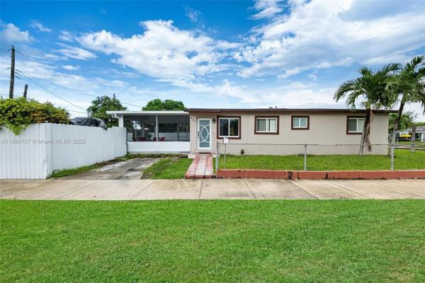 Kraftlawn, 897 W 36th St, Hialeah, Florida 33012, image 1