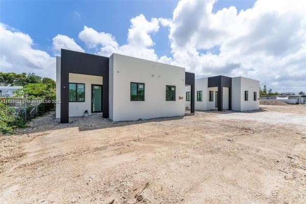 12330 SW 219 St, Unincorporated Dade County, Florida 33170, image 1
