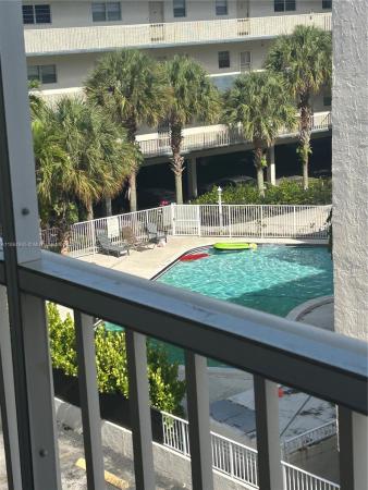 New Land Gardens, 16750 NE 10 Ave 322, North Miami Beach, Florida 33162, image 1
