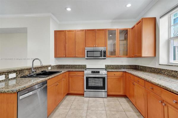 Villa Medici, 1033 NE 17th Way #803, Fort Lauderdale, Florida 33304, image 1