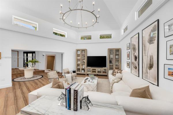 Tropical Isle Homes, 200 W Mcintyre St, Key Biscayne, Florida 33149, image 2