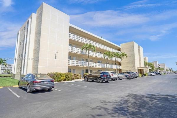 Meadowbrook Lakes, 205 SE 11th Ter #302, Dania Beach, Florida 33004, image 1