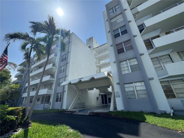 The Vintage, 1080 94th St #407, Bay Harbor Islands, Florida 33154, image 1