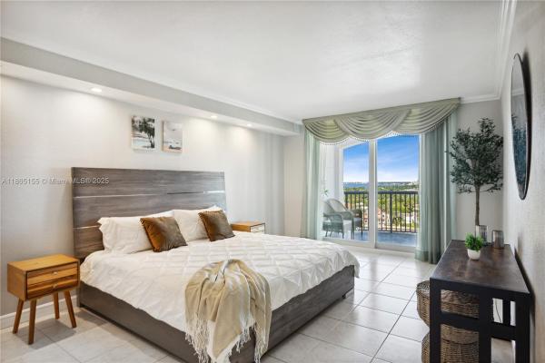 The Carriage House, 5401 Collins Ave #1020, Miami Beach, Florida 33140, image 1