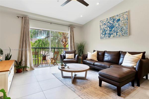 Village East, 2009 SE 10th Ave #322, Fort Lauderdale, Florida 33316, image 1