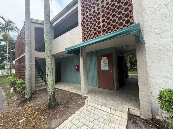 Inverrary Gardens, 4220 Inverrary Blvd #99B, Lauderhill, Florida 33319, image 1