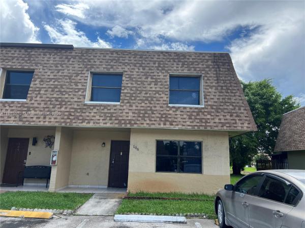 Lago Grande, 6640 W 24th Ct 106-25, Hialeah, Florida 33016, image 1