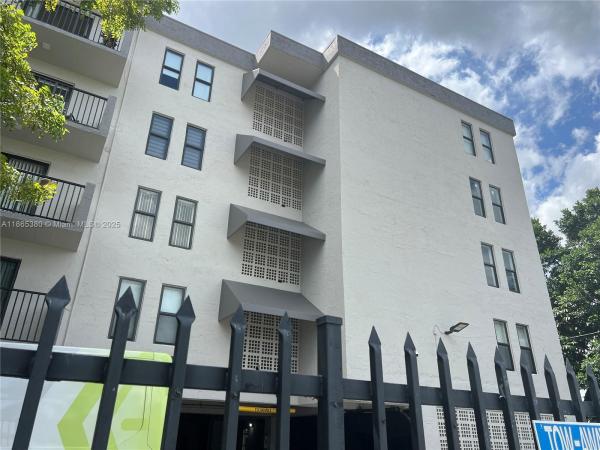 Lancaster, 6950 W 6th Ave #415, Hialeah, Florida 33014, image 1