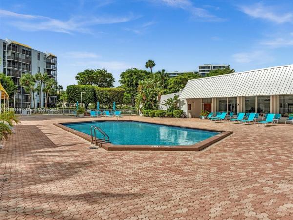 Biscaya, 20500 W Country Club Dr #614, Aventura, Florida 33180, image 3