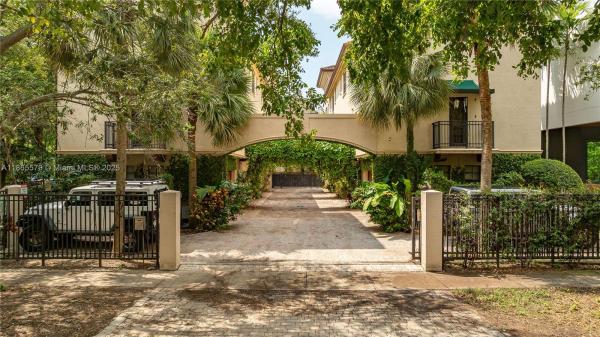 Mediterraneo In The Grove, 2818 Coconut Ave 2818, Miami, Florida 33133, image 1