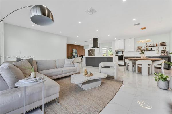 Hollywood Homesites High School, 1446 Scott St, Hollywood, Florida 33020, image 1