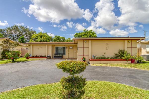 Sunrise Golf Village, 6530 NW 29th St, Sunrise, Florida 33313, image 1