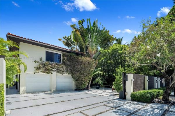 1111 N Venetian Dr, Miami Beach, Florida 33139, image 3