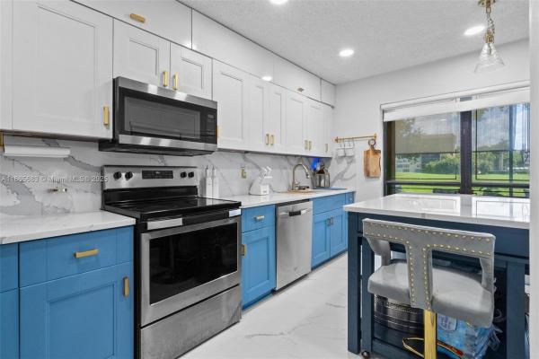 La Mirage, 3549 W Inverrary Blvd W, Lauderhill, Florida 33319, image 1