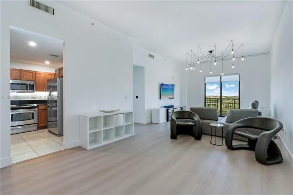Colonnade At Dadeland, 8395 SW 73rd Ave #517, Glenvar Heights, Florida 33143, image 3