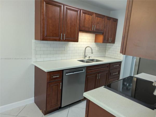 Island View, 811 SW 13th St #2, Fort Lauderdale, Florida 33315, image 1