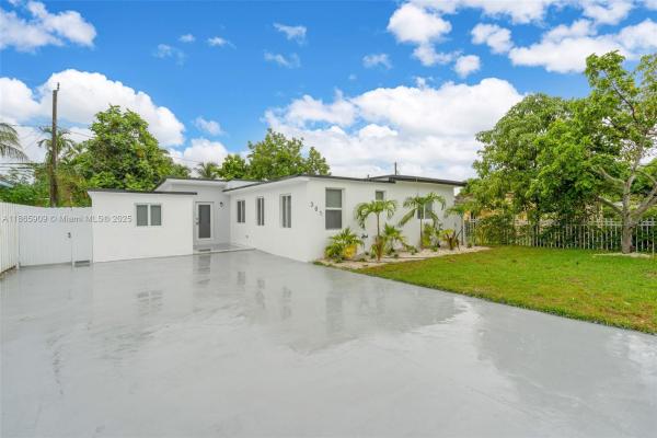 301 NW 108th St, Miami, Florida 33168, image 3