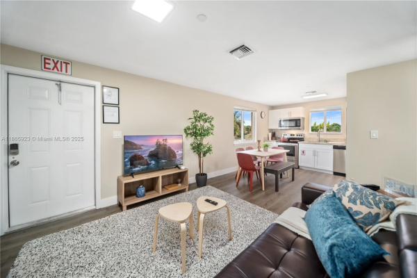 Hollywood Terrace, 2324 Garfield St, Hollywood, Florida 33020, image 1