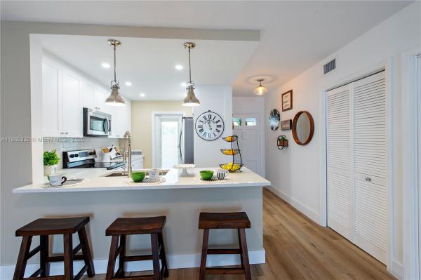 Pine Drive Manor, 1100 Pine Dr #105, Pompano Beach, Florida 33060, image 1