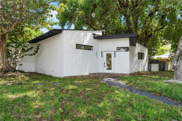Norshore, 1001 NE 82nd St, Miami, Florida 33138, image 1