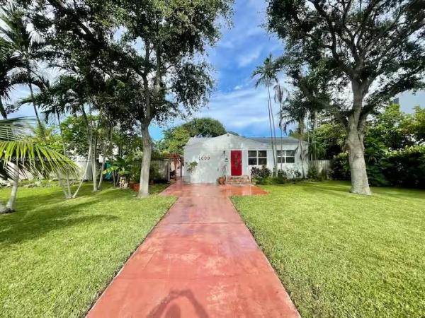 Cleveland Terrace, 1509 N 17th Ave, Hollywood, Florida 33020, image 1