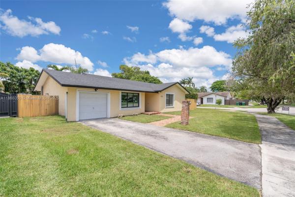 Calusa Club Estates, 13251 SW 99th St, The Crossings, Florida 33186, image 2