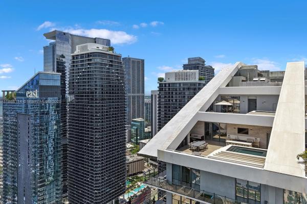 88 SW 7th #1401, Miami, Florida 33130, image 1