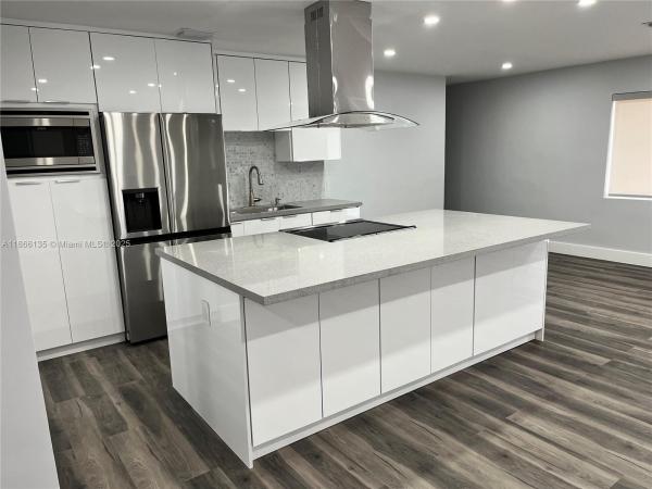 2732 NW 16th St #2732, Miami, Florida 33125, image 1