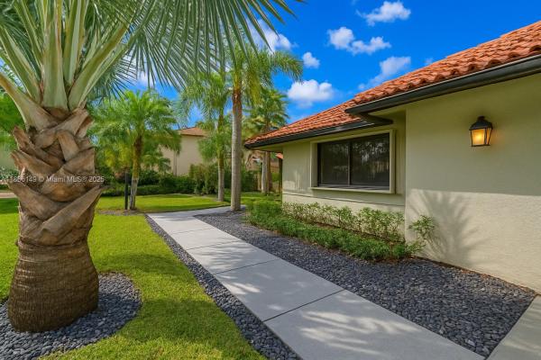 Tequesta At Country Isles, 1077 Deerwood Ln, Weston, Florida 33326, image 2