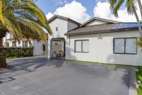 3844 SW 149th Pl, Miami, Florida 33185, image 1