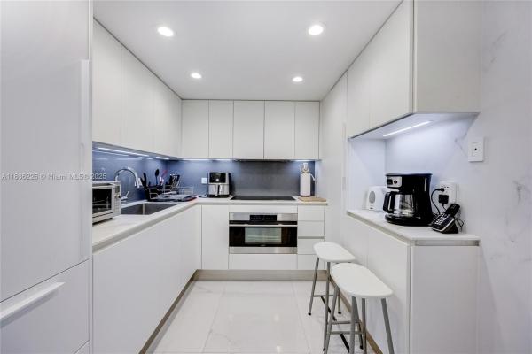 Waterview 1, 20505 E Country Club Dr #432, Aventura, Florida 33180, image 2