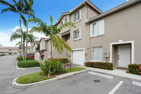 Riviera At Bonaventure, 221 Riviera Cir, Weston, Florida 33326, image 1