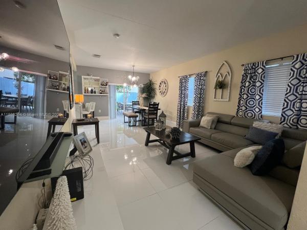 Fernandos Place, 260 SE 32nd Ter, Homestead, Florida 33033, image 2