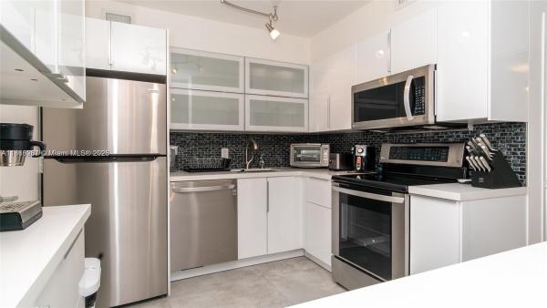Seacoast 5161, 5161 Collins Ave #811, Miami Beach, Florida 33140, image 1