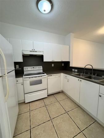 17620 NW 73rd Ave #104-17, Hialeah, Florida 33015, image 1