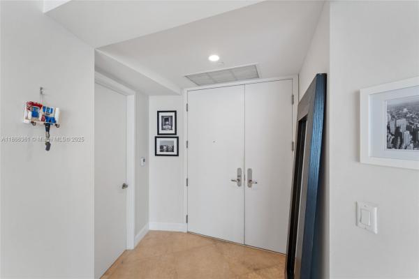 Carbonell, 901 Brickell Key Blvd #2801, Miami, Florida 33131, image 2
