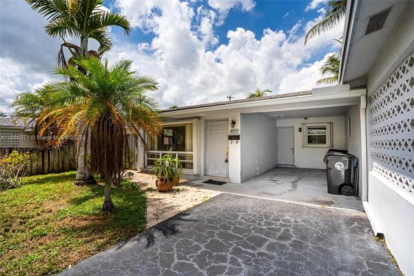 Eastside Villas, 4915 NE 22nd Ave, Lighthouse Point, Florida 33064, image 1